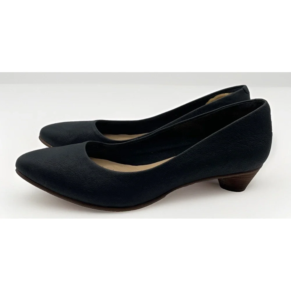 Clarks Mena Bloom Black Leather Block Low Heel Pumps Women's Size 9.5 M